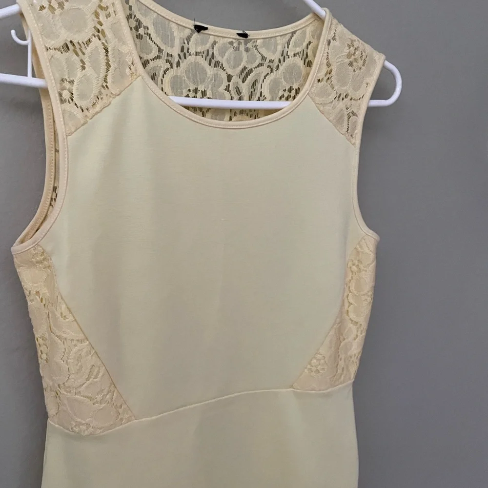 Worn one time beautiful summer dress with lace - Picture 4 of 4